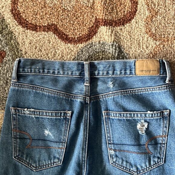 EUC WOMENS 4 AMERICAN EAGLE MOM JEANS DISTRESSED - Picture 8 of 10